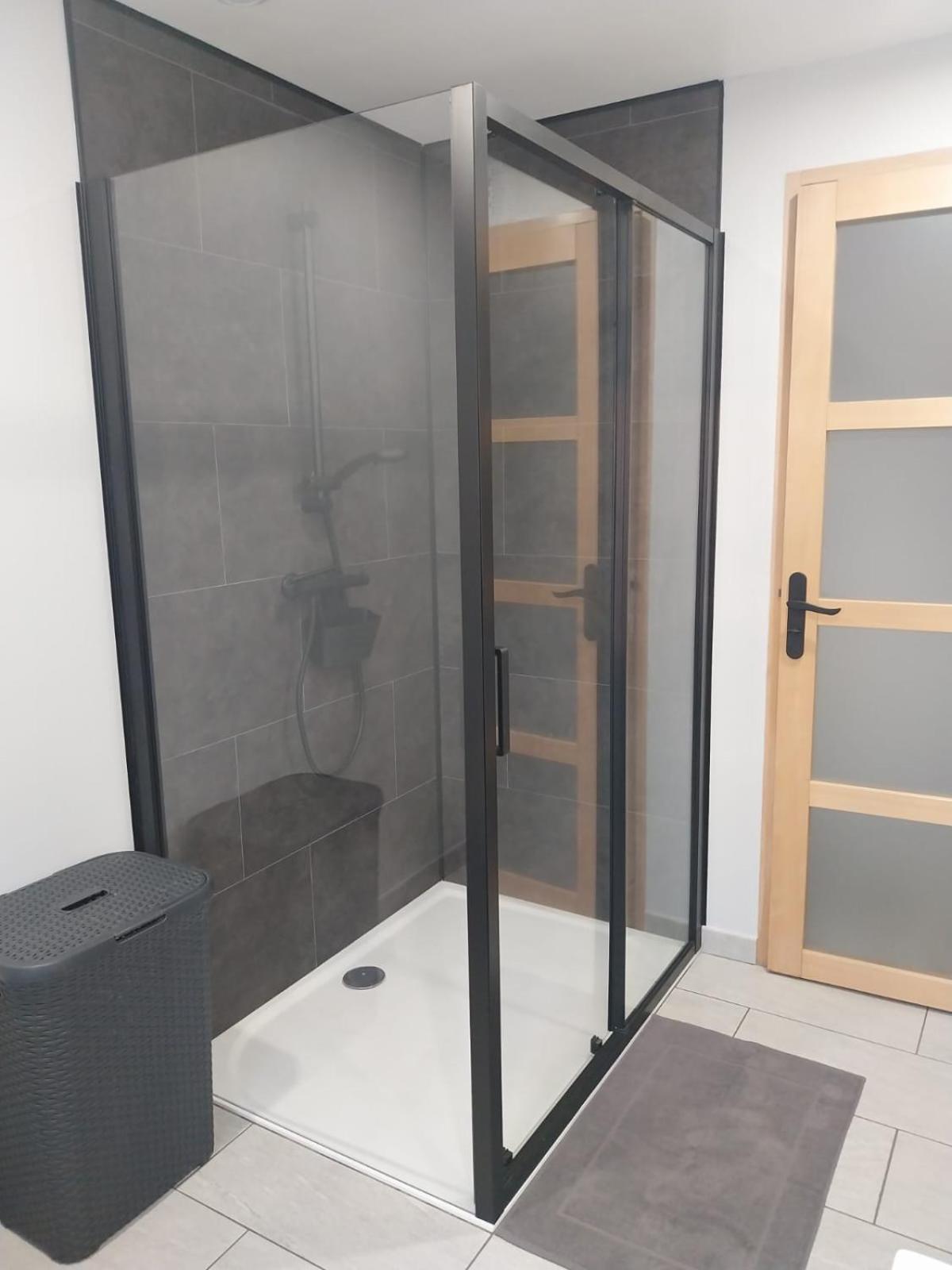 Le Murmure Du Ruisseau - Piece De Vie 60 M2 - Terrasse 30 M2 - 2 Wc Semeries