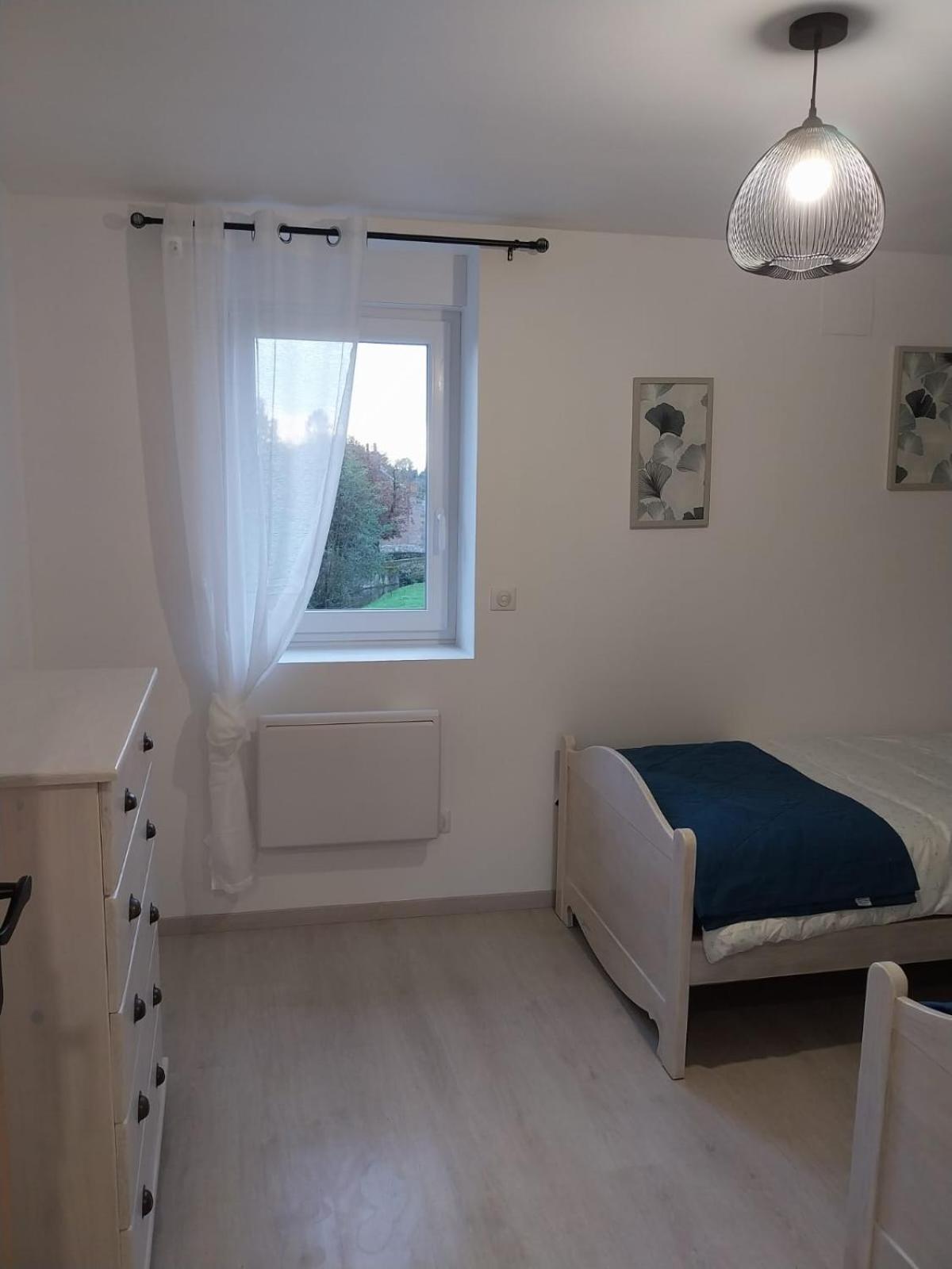 Le Murmure Du Ruisseau - Piece De Vie 60 M2 - Terrasse 30 M2 - 2 Wc * Sémeries
